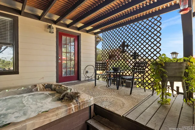 $2,800,000 | 117 Lagniappe L, Bandera, TX 78003