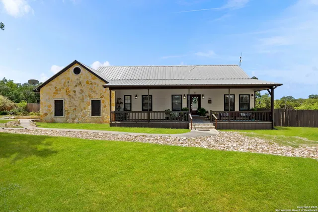 $2,800,000 | 117 Lagniappe L, Bandera, TX 78003