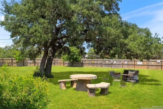 $2,800,000 | 117 Lagniappe L, Bandera, TX 78003