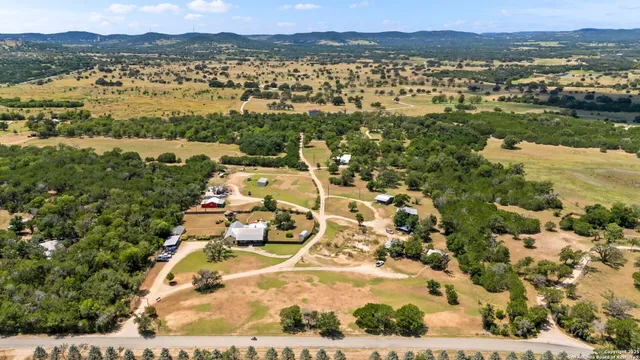 $2,800,000 | 117 Lagniappe L, Bandera, TX 78003