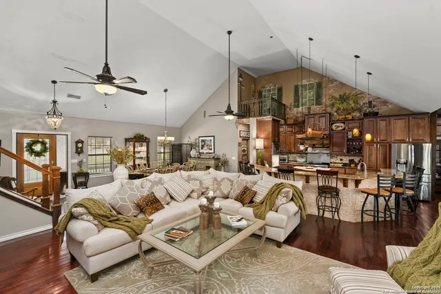 $2,800,000 | 117 Lagniappe L, Bandera, TX 78003