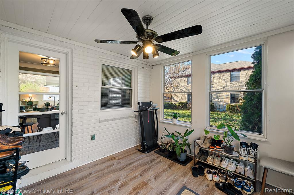 852 Harcourt Road Grosse Pointe, MI 48230 - Photo 45 of 48