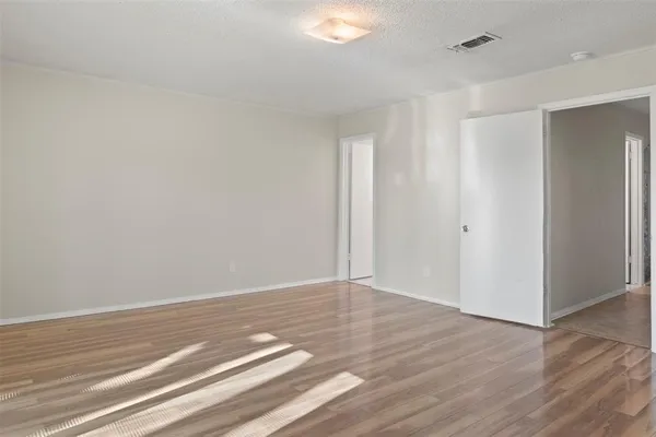 $2,450 | 3718 West Rochelle Road, Irving, TX 75062