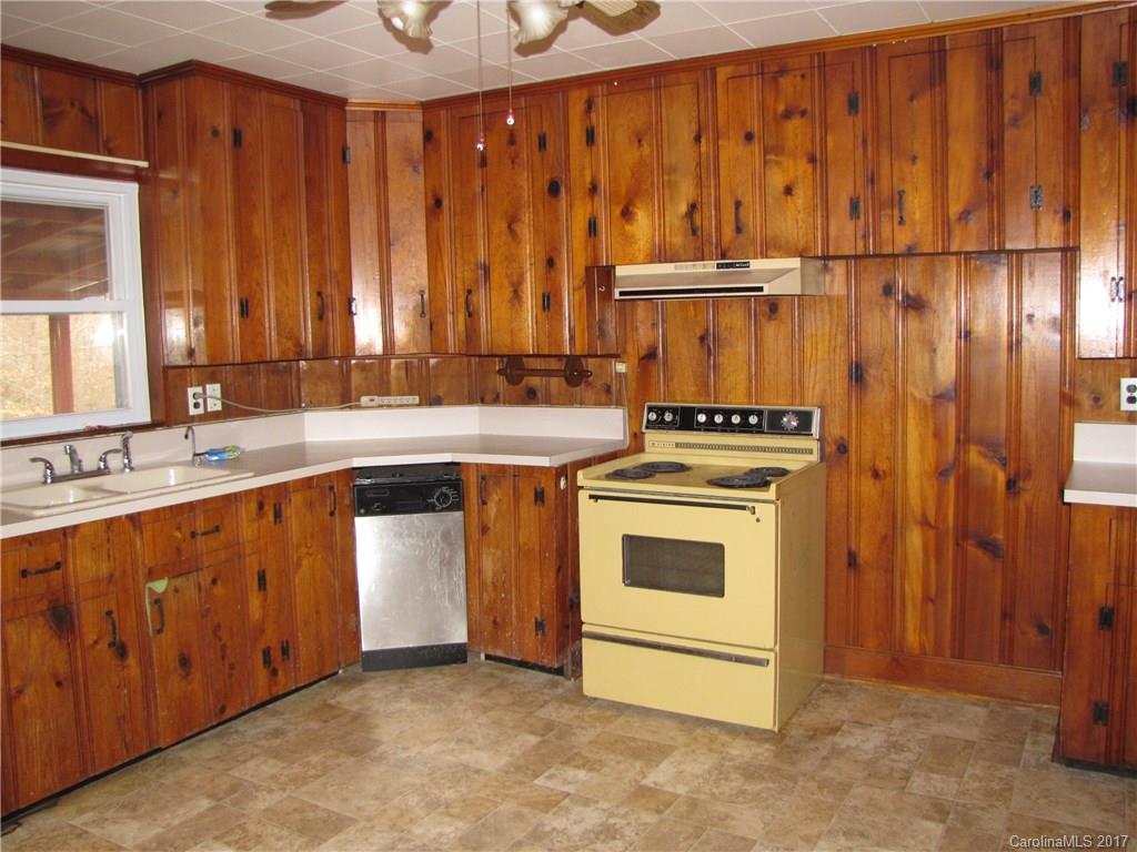 102 Justice Ridge Road Candler, NC 28715 - Photo 8 of 12 Gallery Image 8