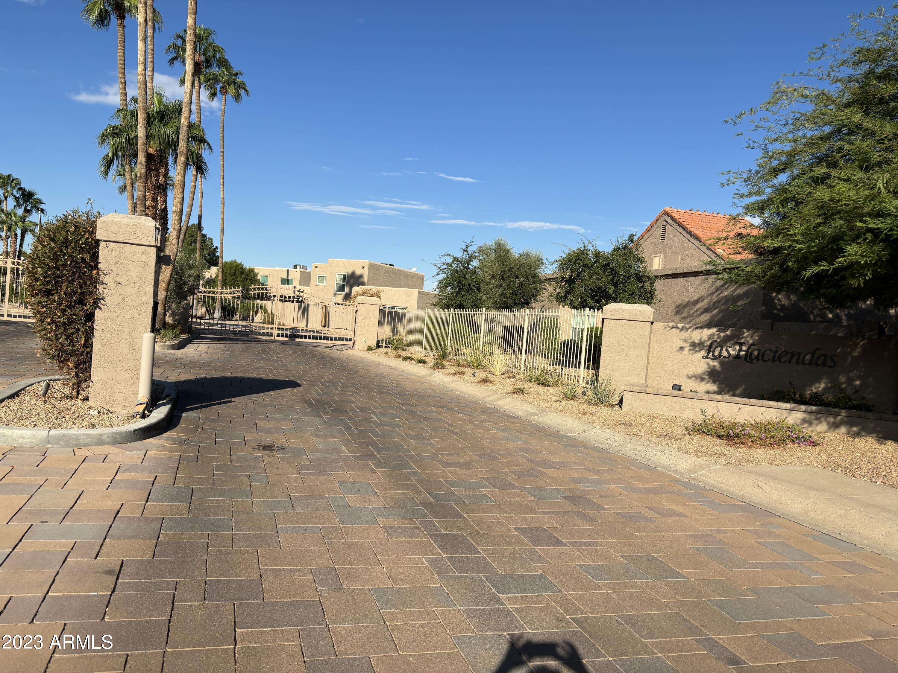 4032 East Bloomfield Road Phoenix, AZ 85032 - Photo 26 of 32 IMG_2581