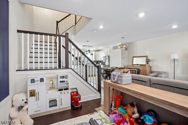 26 Colgate Drive Morristown, NJ 07960 - Photo 12 of 30