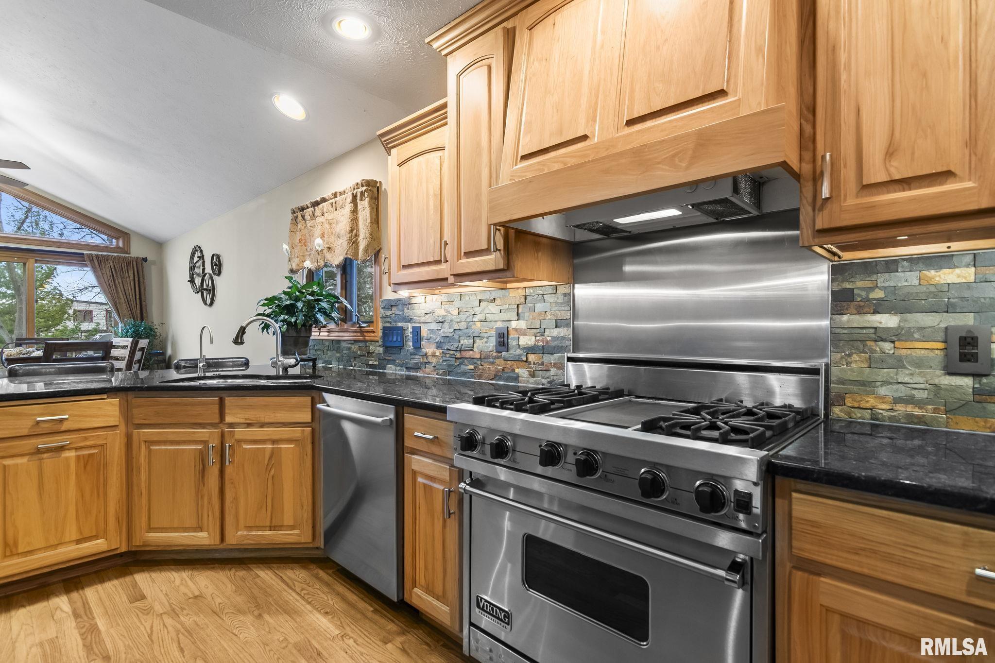 180 East Hazel Dell Lane Springfield, IL 62712 - Photo 12 of 45