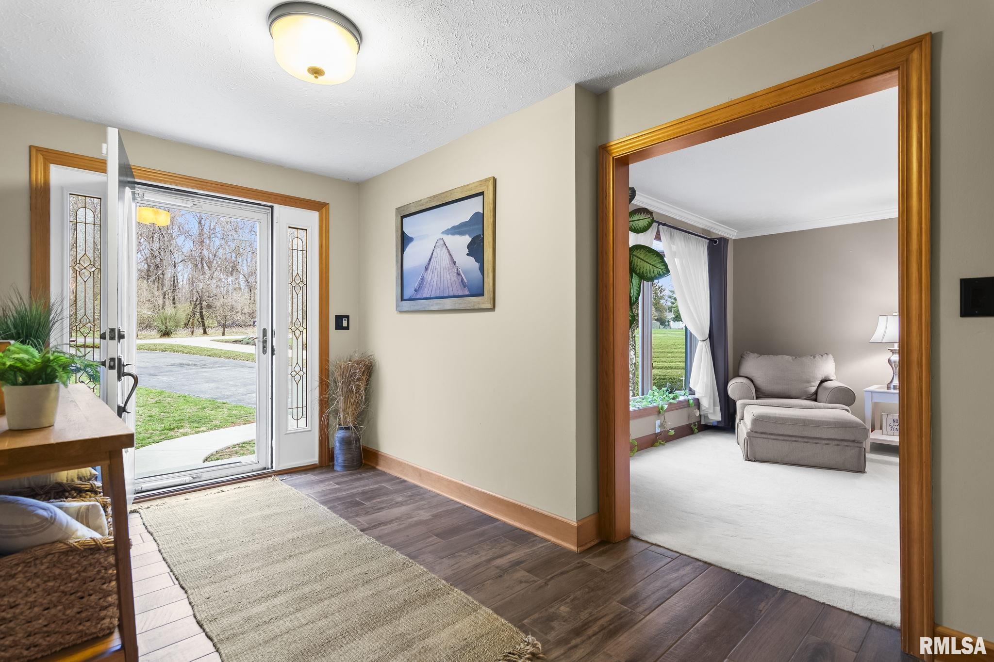 180 East Hazel Dell Lane Springfield, IL 62712 - Photo 3 of 45