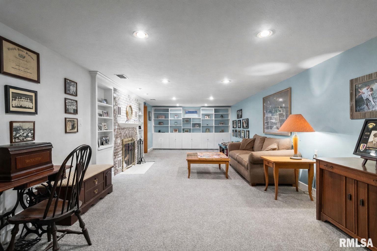 180 East Hazel Dell Lane Springfield, IL 62712 - Photo 31 of 45