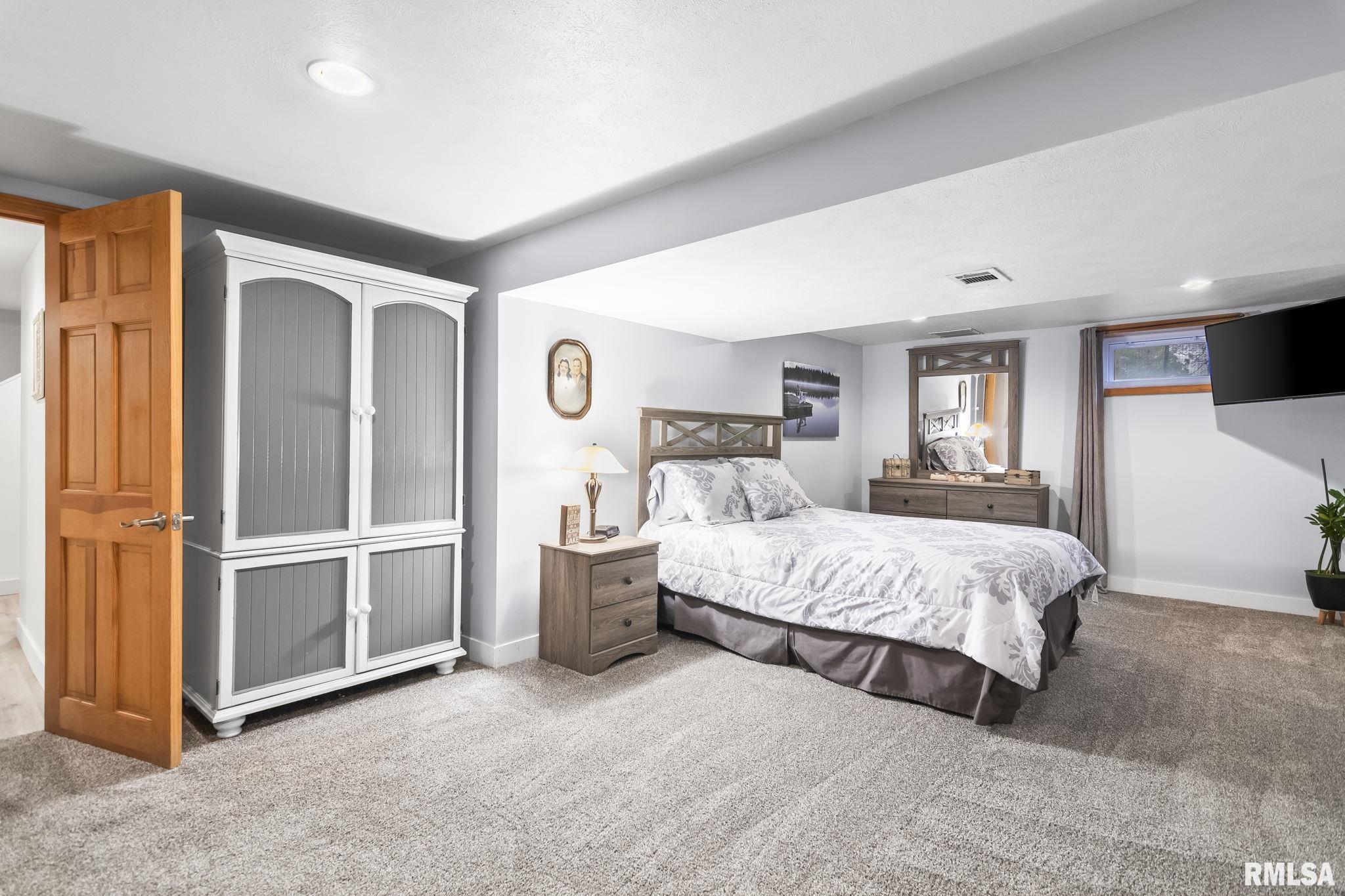 180 East Hazel Dell Lane Springfield, IL 62712 - Photo 34 of 45