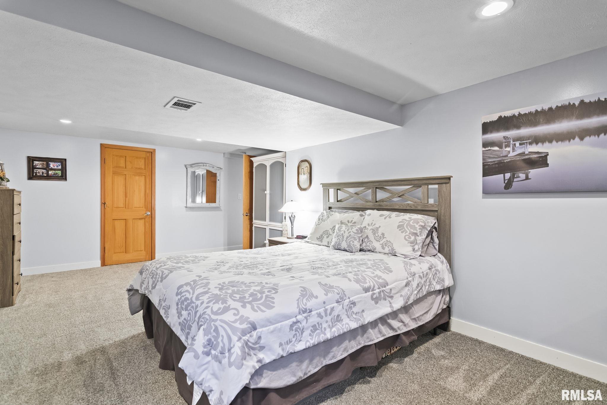 180 East Hazel Dell Lane Springfield, IL 62712 - Photo 35 of 45