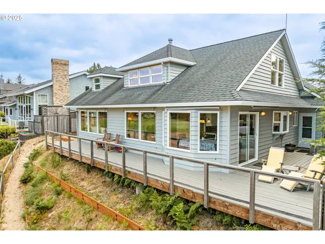 $895,000 | 559 Ridge Drive, Manzanita, OR 97130