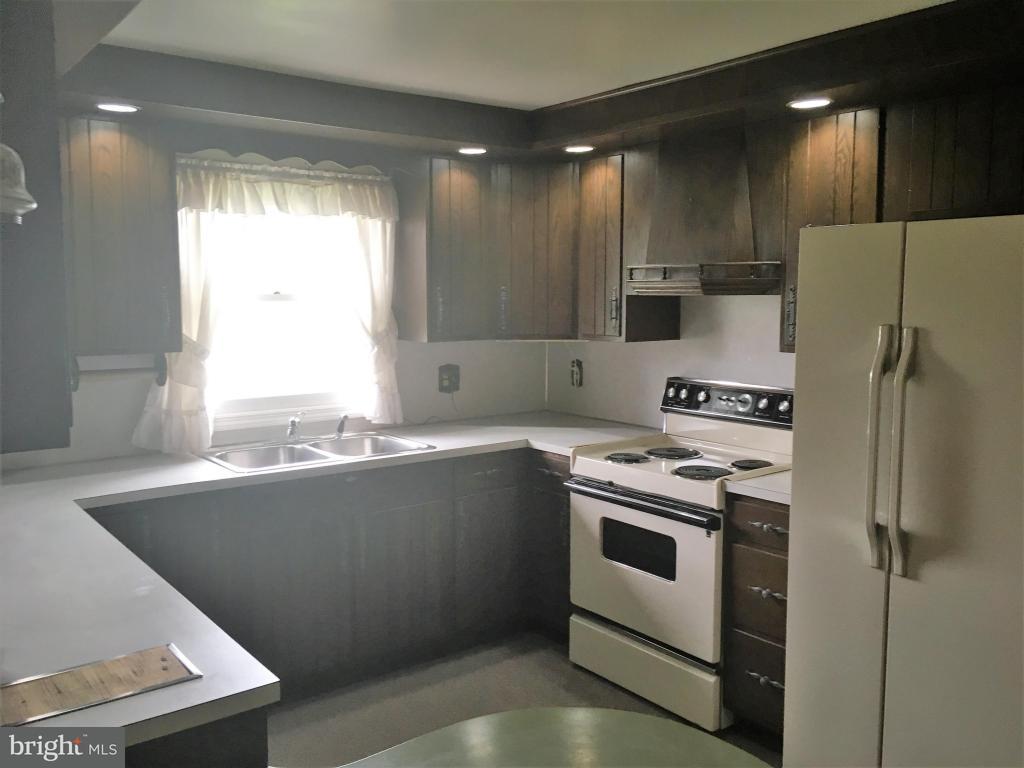 1513 East Newport Road Lititz, PA 17543 - Photo 8 of 26