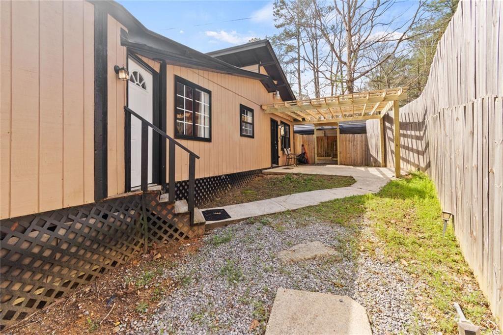 8126 Blacks Bluff Road Southwest Cave Spring, GA 30124 - Photo 5 of 46