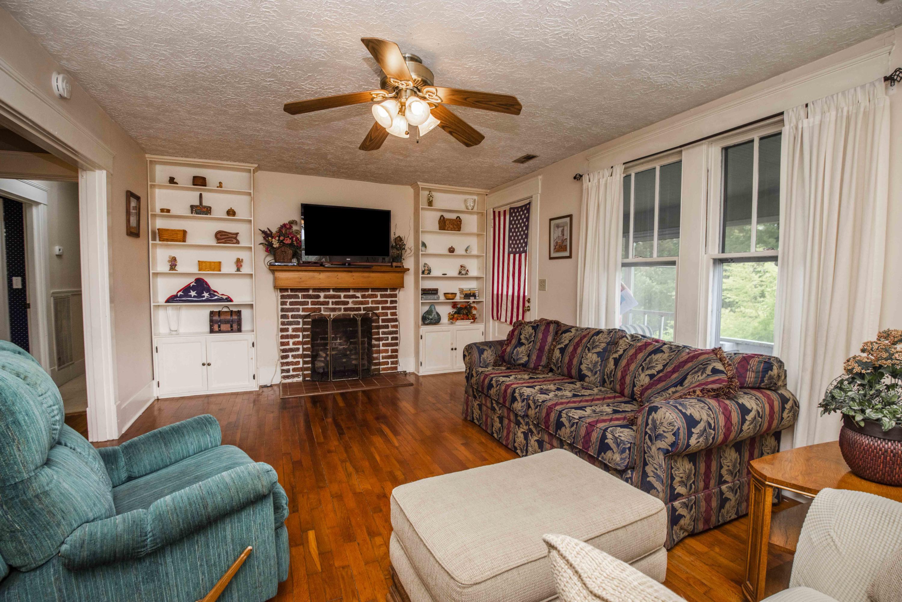 1147 Indian Ridge Road Blaine, TN 37709 - Photo 8 of 27 living 1_1
