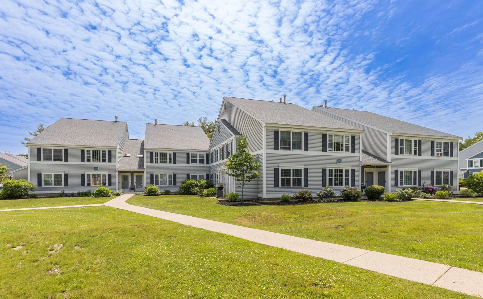 703 Spring Brook Circle Portsmouth, NH 03801 - Photo 2 of 31