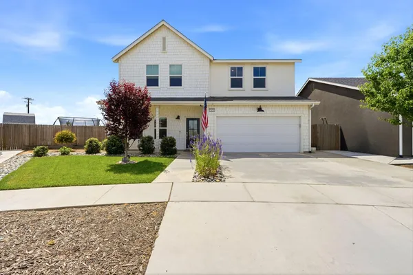 $485,000 | 2429 West Claridge Way, Hanford, CA 93230