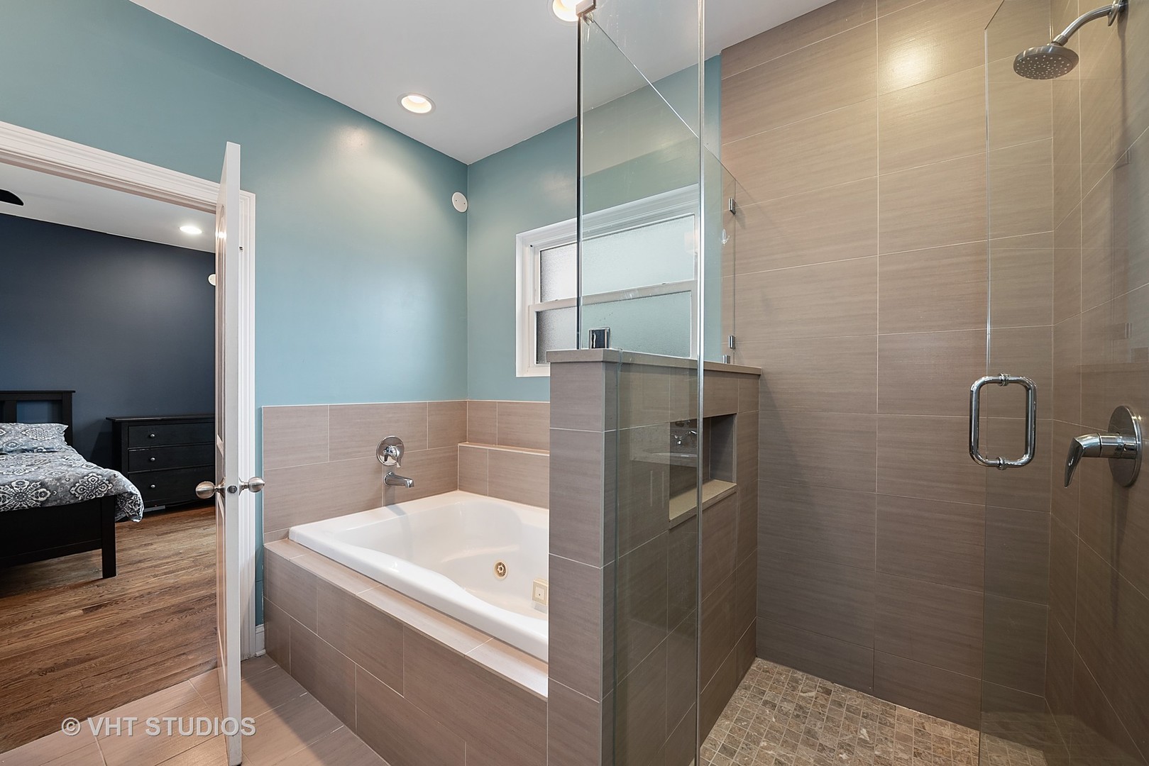 1519 West Irving Park Road, Unit 3 Chicago, IL 60613 - Photo 12 of 19