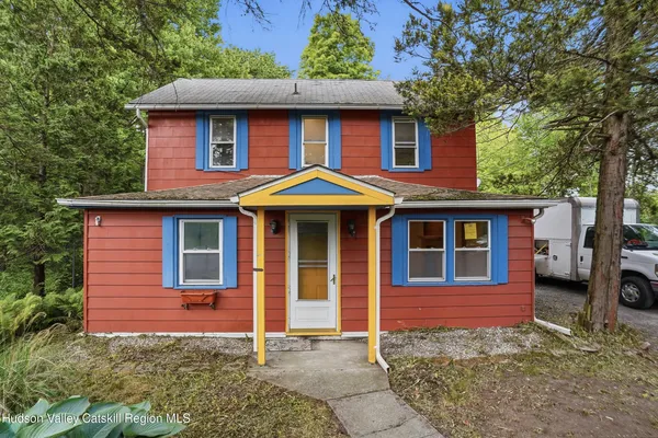 $2,450 | 872 Highway 212, Saugerties, NY 12477