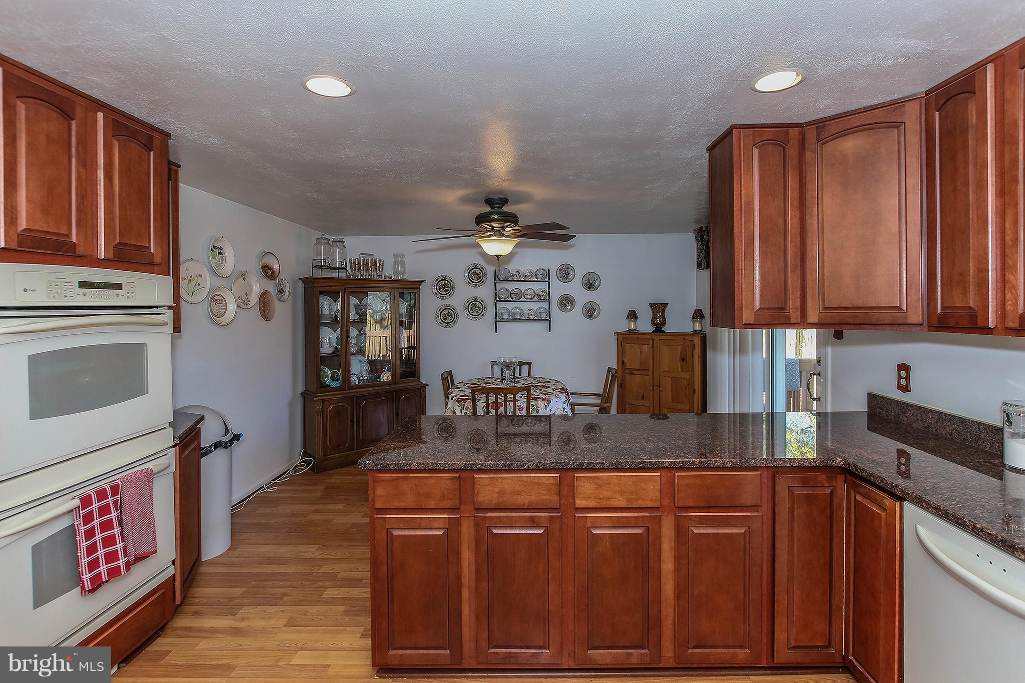 908 West Poplar Road Sterling, VA 20164 - Photo 11 of 31 Kitchen