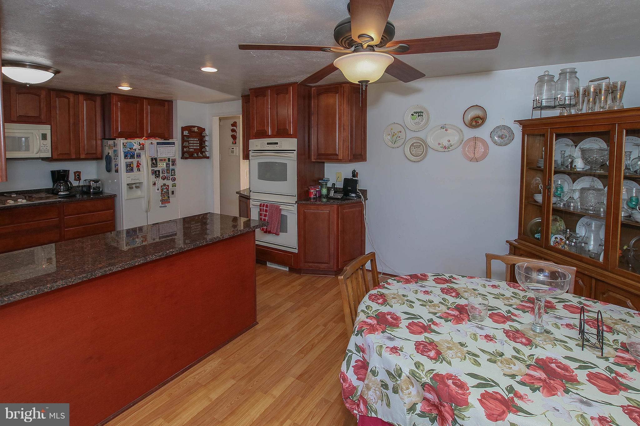908 West Poplar Road Sterling, VA 20164 - Photo 13 of 31 Breakfast Room