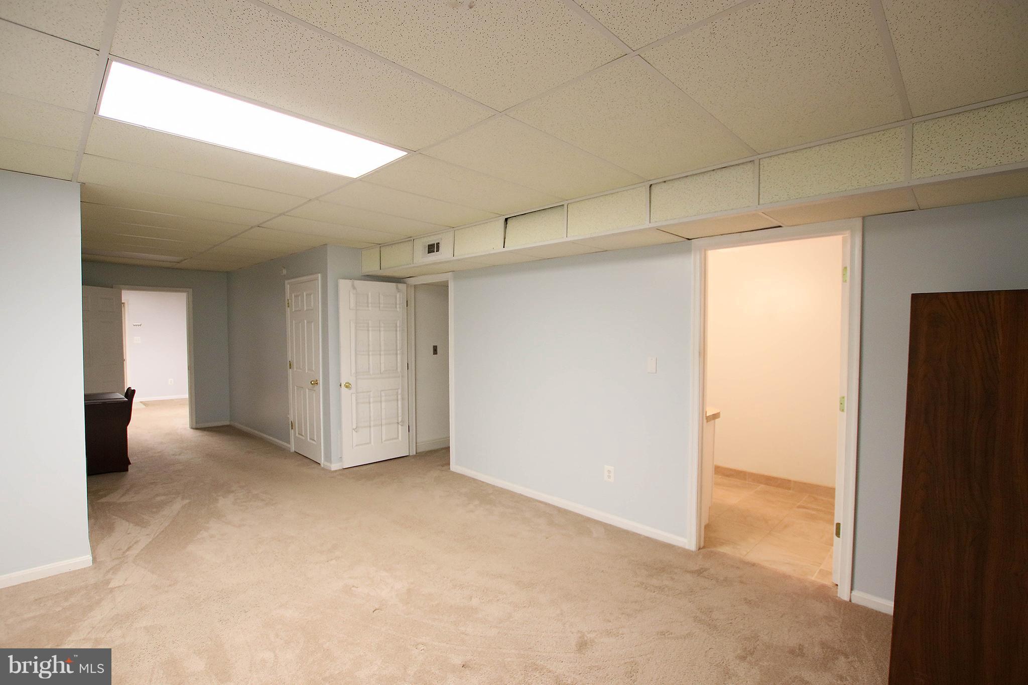908 West Poplar Road Sterling, VA 20164 - Photo 24 of 31 Bonus room with walk in closet and full bathroom