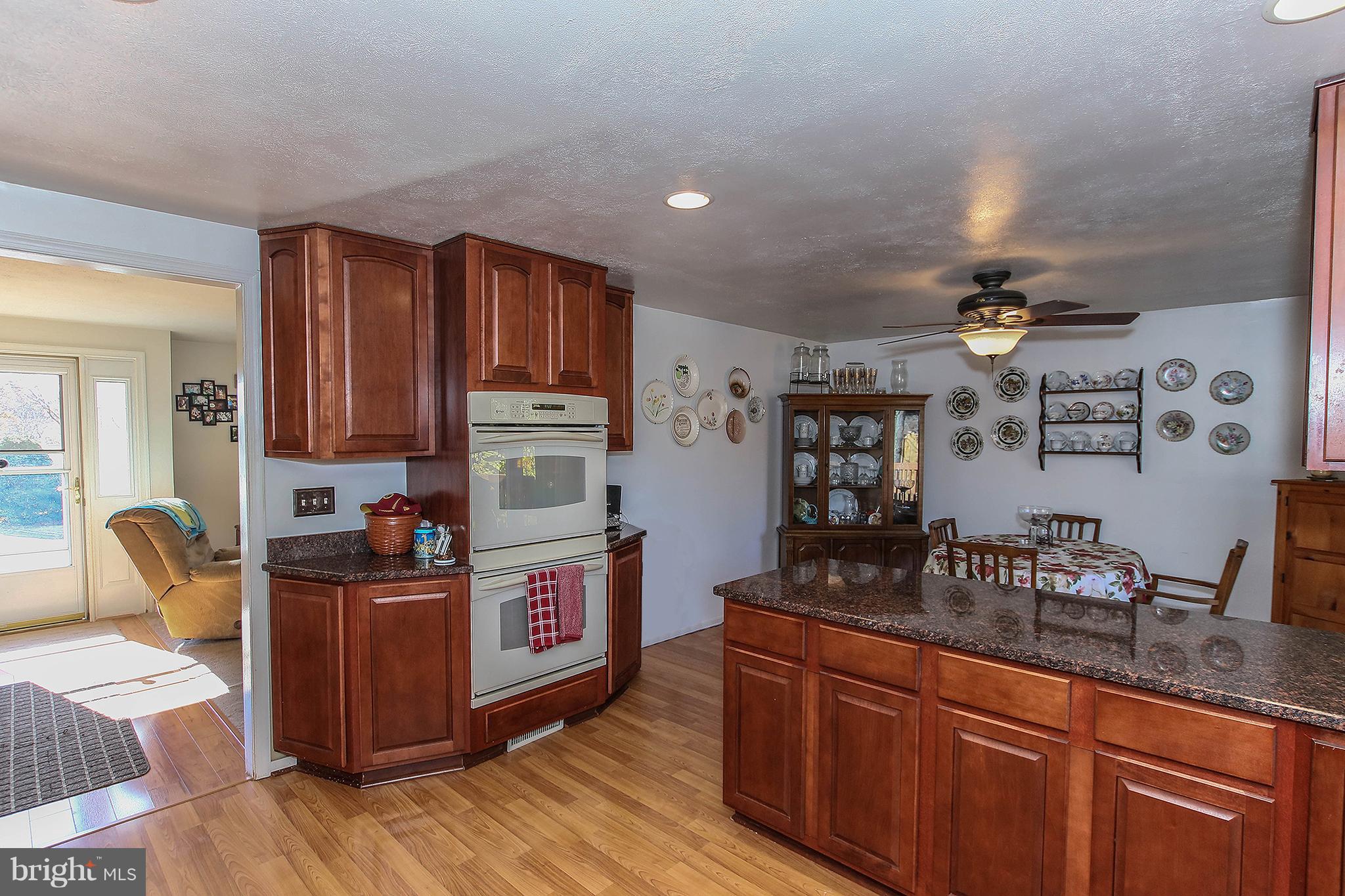 908 West Poplar Road Sterling, VA 20164 - Photo 10 of 31 Double Ovens