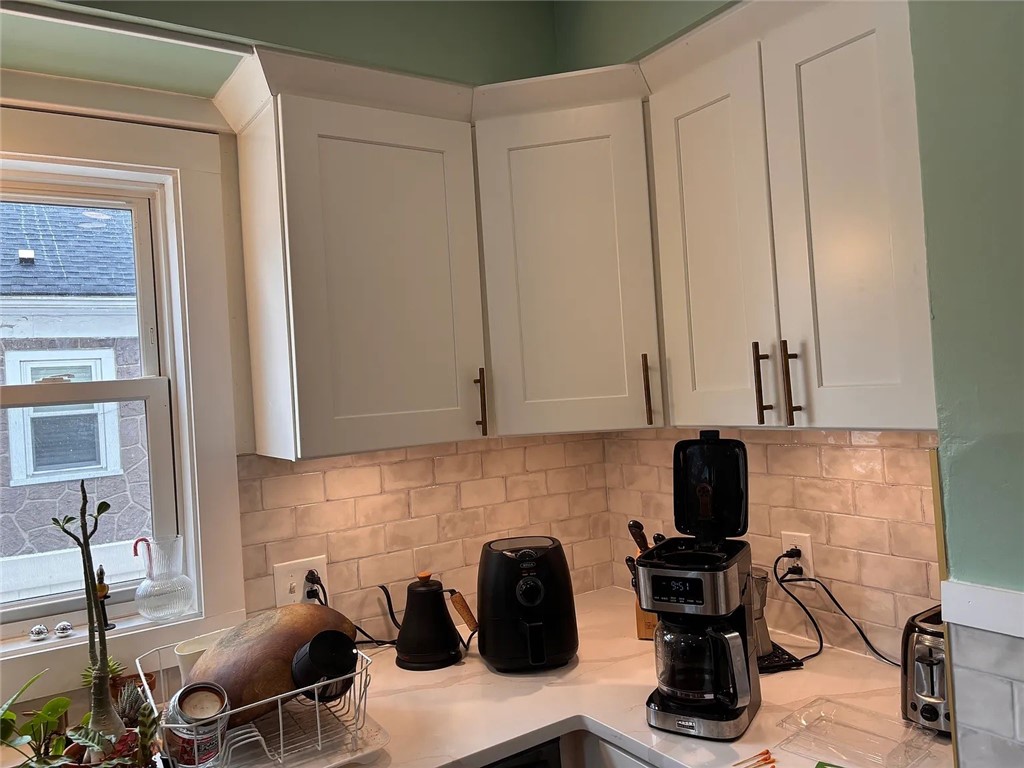 182 Calla Street Providence, RI 02905 - Photo 9 of 24