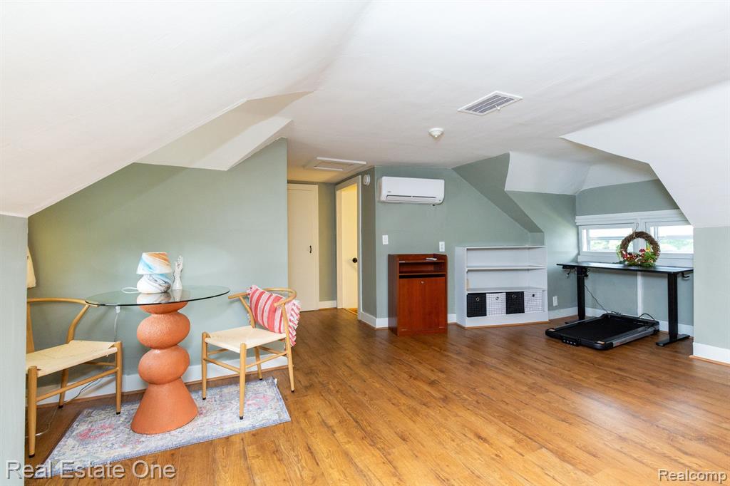 825 North Pine Street Rochester, MI 48307 - Photo 19 of 39 Gallery Image 19