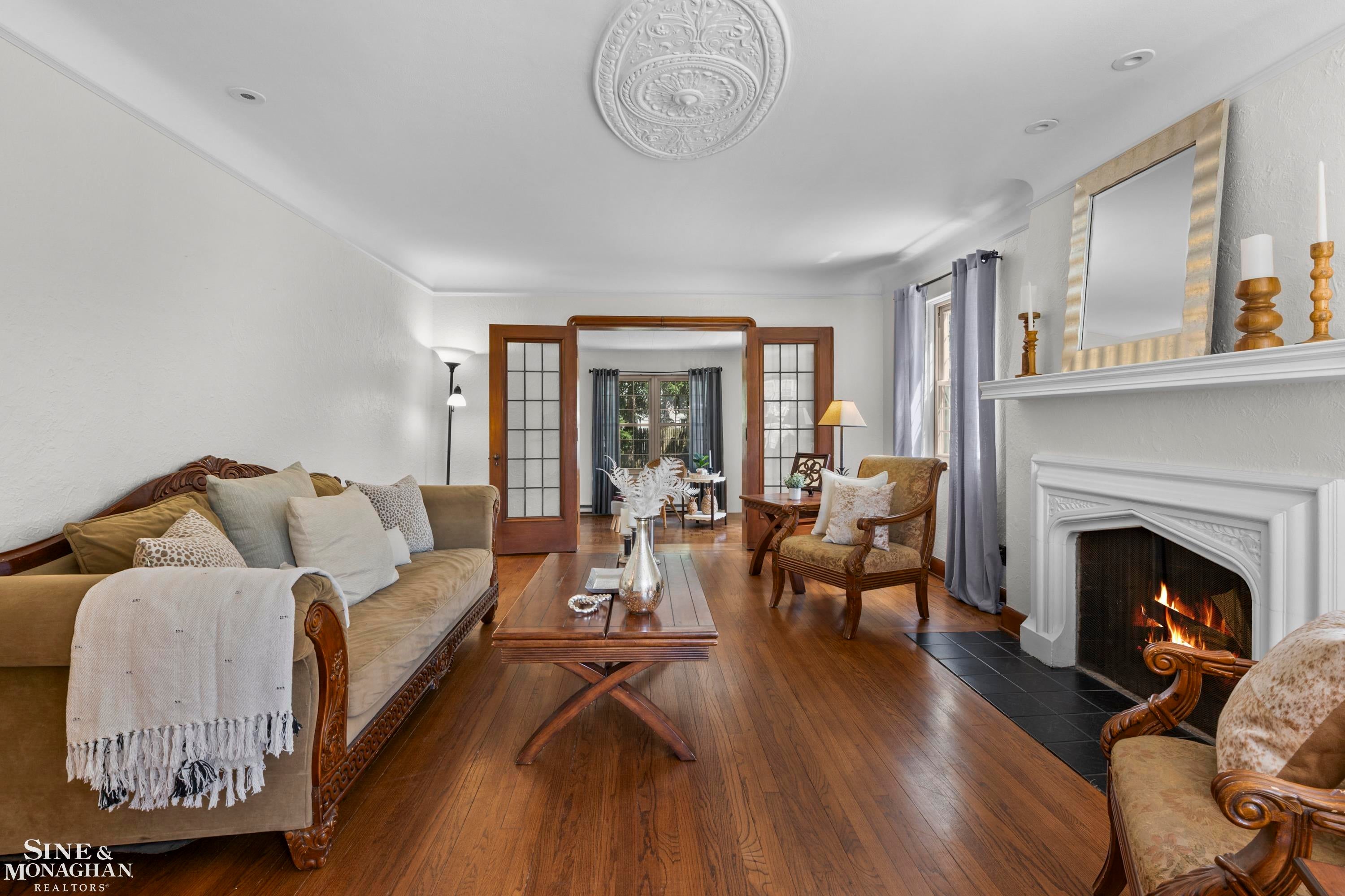 818 Cadieux Road Grosse Pointe, MI 48230 - Photo 6 of 41 Gallery Image 6