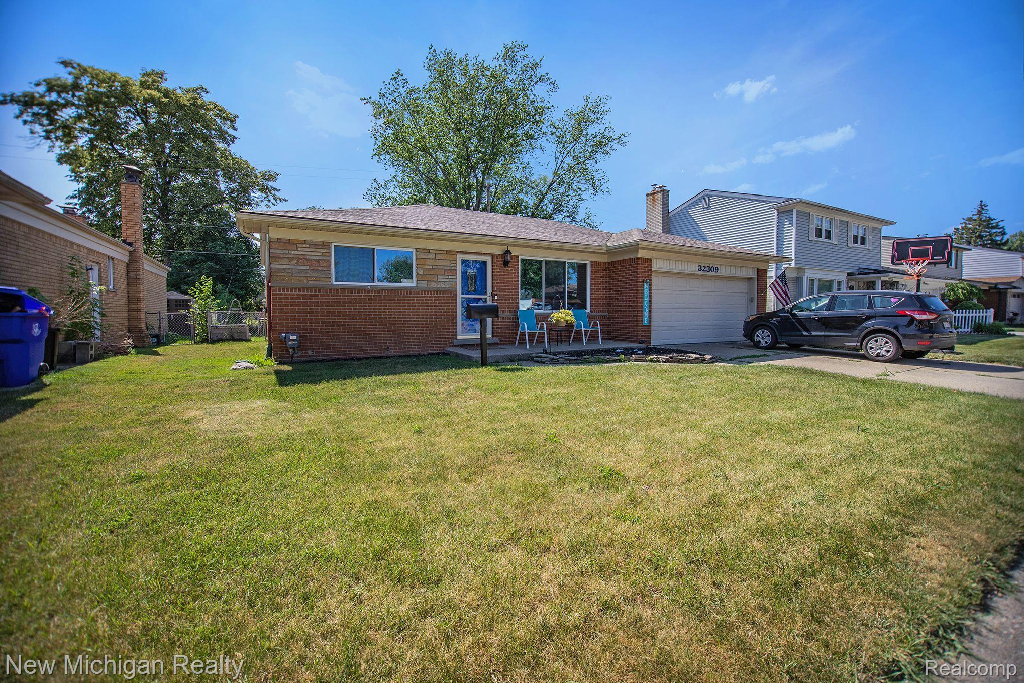 32309 Kelly Road Fraser, MI 48026 - Photo 2 of 21 Gallery Image 2