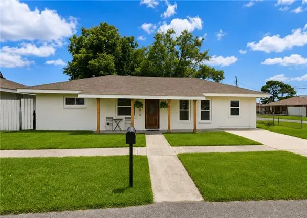$1,800 | 4010 10th Street, Marrero, LA 70072