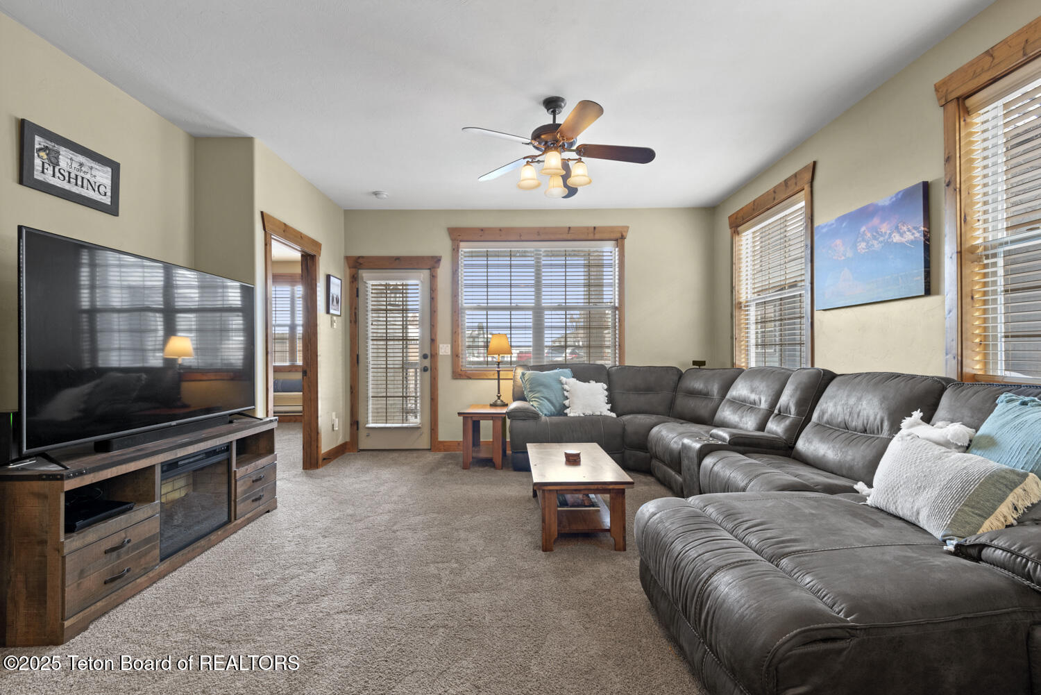 715 Moraine Court, Unit 25 Driggs, ID 83422 - Photo 2 of 18 2 Living Room