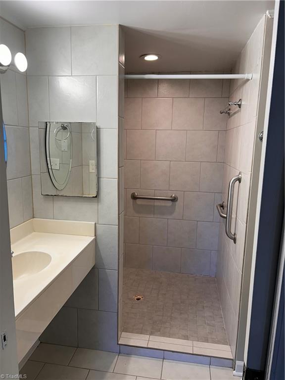 3135 Creek Ridge Road Greensboro, NC 27406 - Photo 7 of 12 Gallery Image 7