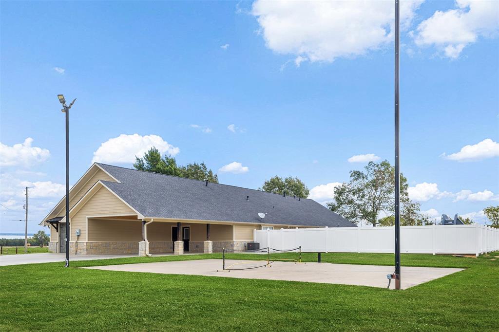 583 County Rd NW 1010 Road Northwest Mount Vernon, TX 75457 - Photo 37 of 40 a front view of house with yard and green space