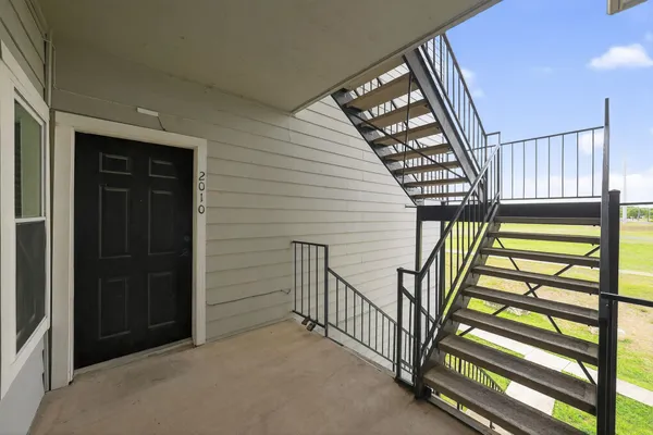 $950 | 12166 Metric Boulevard, Unit 2010, Austin, TX 78758