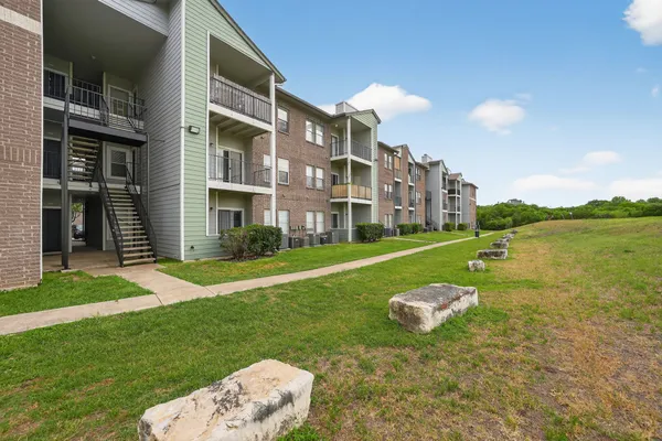 $950 | 12166 Metric Boulevard, Unit 2010, Austin, TX 78758