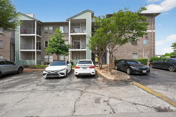 $950 | 12166 Metric Boulevard, Unit 2010, Austin, TX 78758