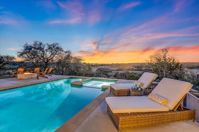 $2,825,000 | 343 Pug Rippy, Dripping Springs, TX 78620