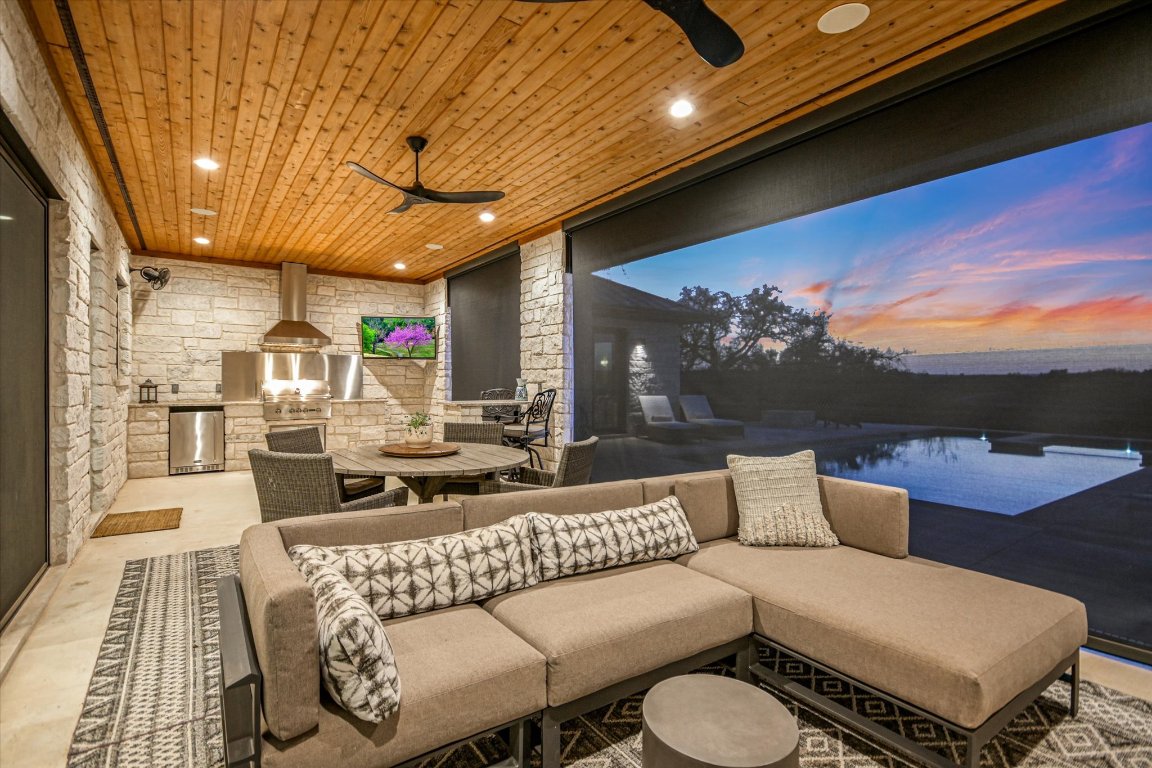 343 Pug Rippy Dripping Springs, TX 78620 - Photo 11 of 40 Motorized Screened Walls