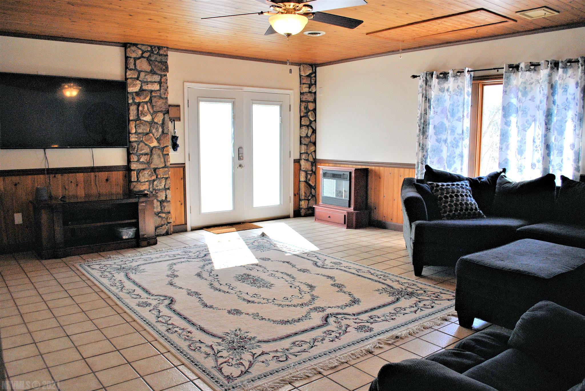 7462 Riverbluff Road Radford, VA 24141 - Photo 39 of 72 Gallery Image 39