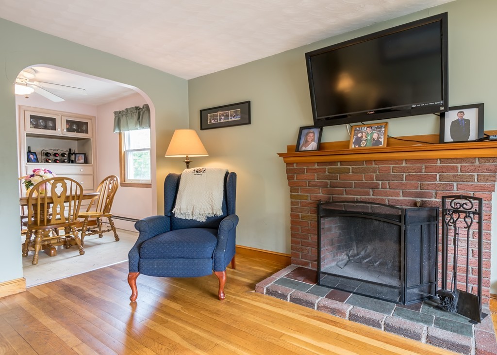 44 Dona Road Lynn, MA 01904 - Photo 8 of 24 Gallery Image 8