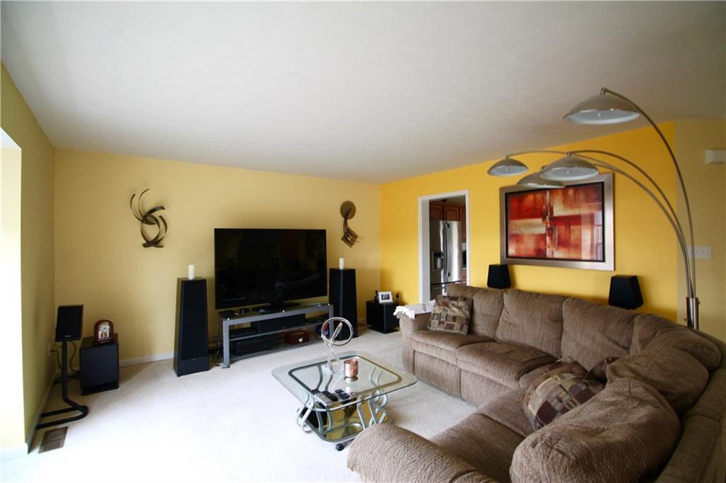 111 Park Place McKees Rocks, PA 15136 - Photo 5 of 23