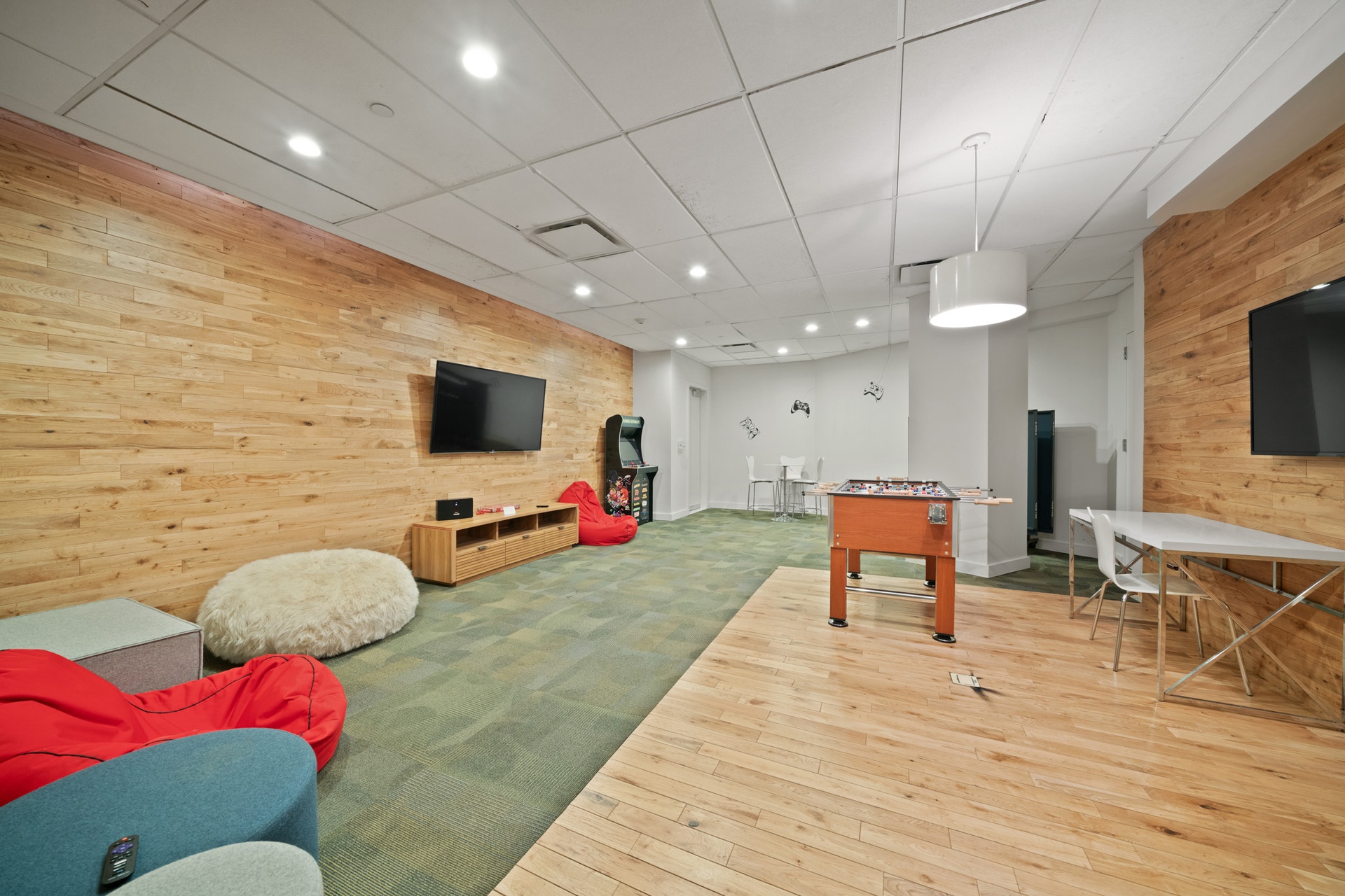 285 West 110th Street, Unit 6B Manhattan, NY 10026 - Photo 16 of 25 a living room with furniture and a flat screen tv