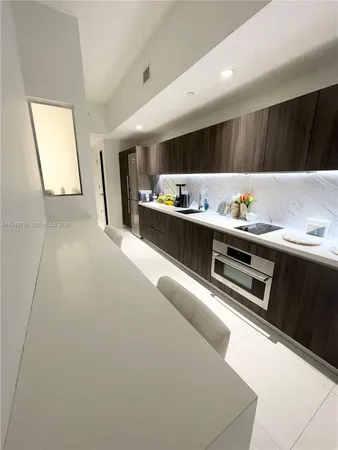 $2,750 | 851 Northeast 1st Avenue, Unit 305, Miami, FL 33132