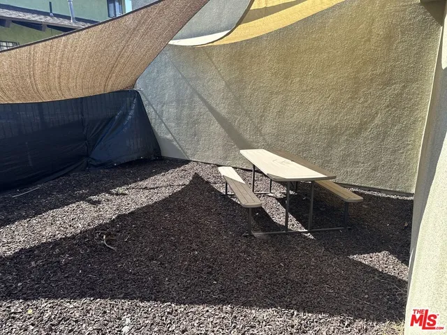 $4,300 | 3216 West 30th Street, Los Angeles, CA 90018