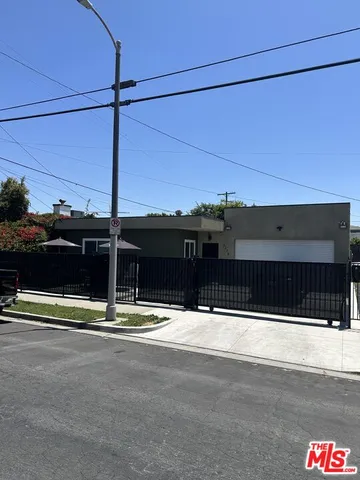 $4,300 | 3216 West 30th Street, Los Angeles, CA 90018