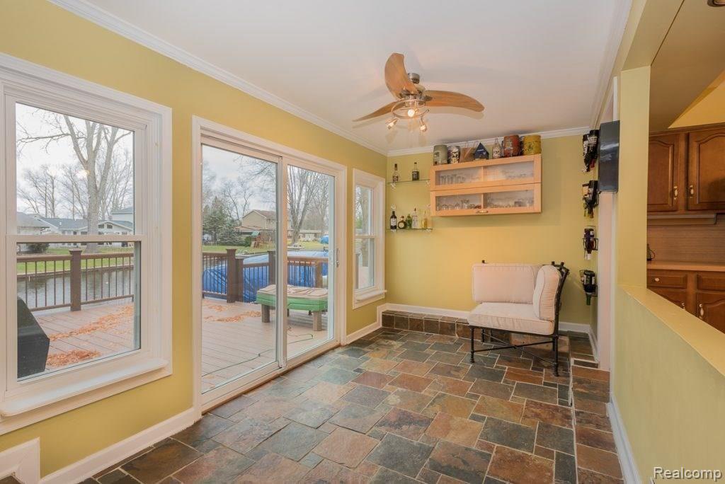 10018 Kress Road Pinckney, MI 48169 - Photo 8 of 23 florida room.jpg