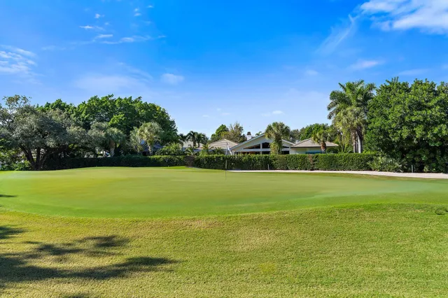 $3,250,000 | 18385 Southeast Village Circle, Jupiter, FL 33469