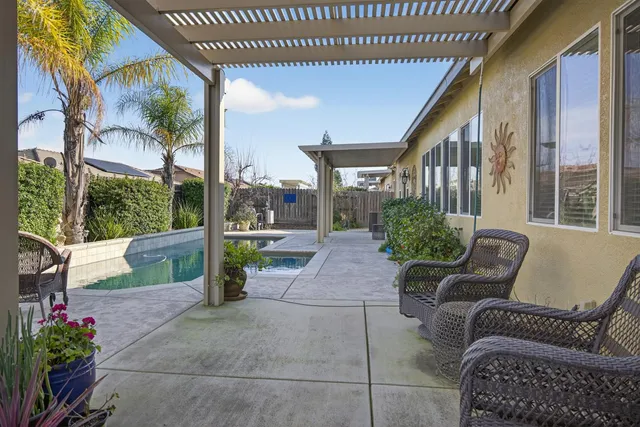 $749,000 | 733 Killebrew Way, Galt, CA 95632